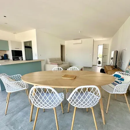 Porticcio, 2 To 6 People, 3 Bedrooms, Terrace, Beach, Restaurant