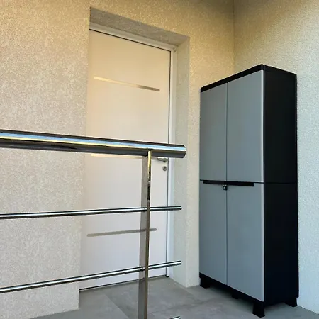 Porticcio, 2 To 6 People, 3 Bedrooms, Terrace, Beach, Restaurant *